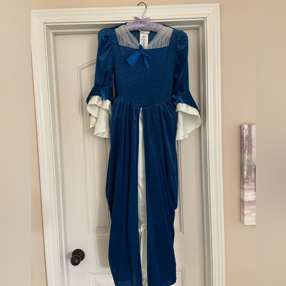 Martha Washington Costume for kids. Great for Night at Museum School Projects